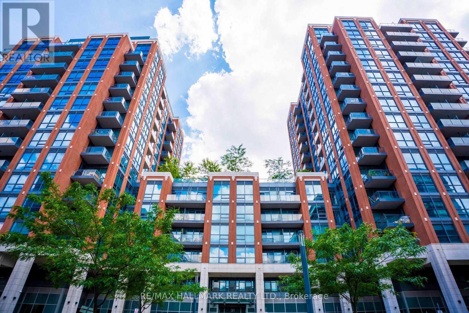 905 - 31 Tippett Road, Toronto (Clanton Park), Ontario  M3H 0C8 - Photo 2 - C13502302
