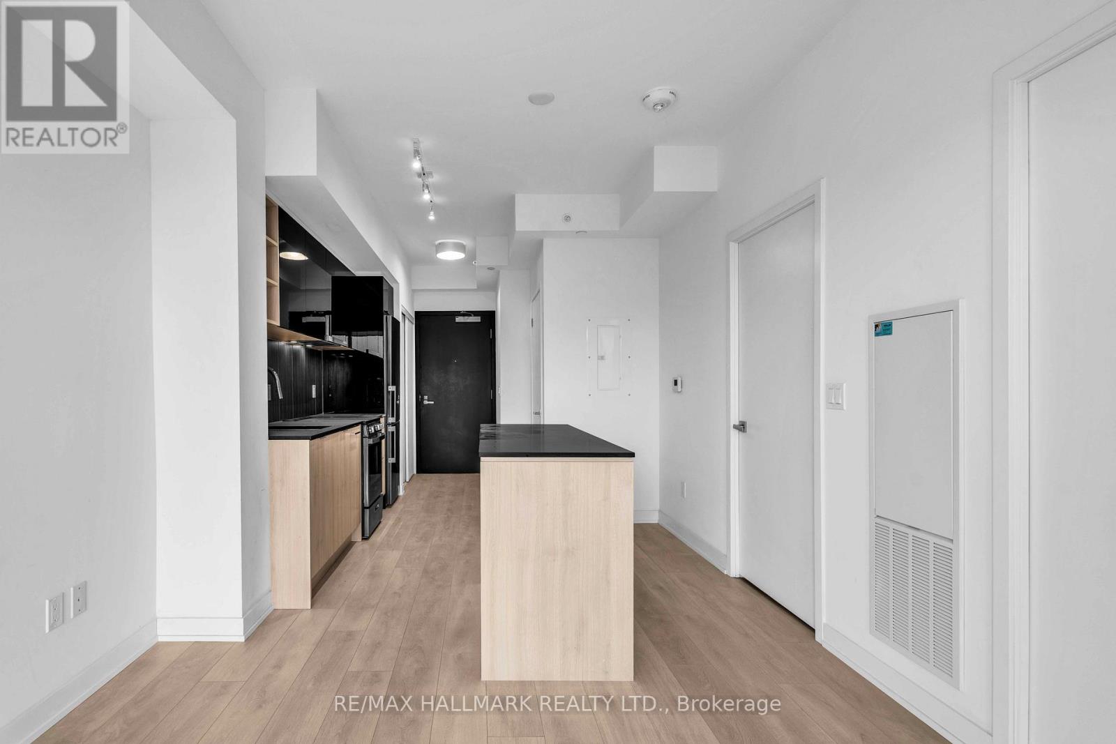 905 - 31 Tippett Road, Toronto (Clanton Park), Ontario  M3H 0C8 - Photo 8 - C13502302