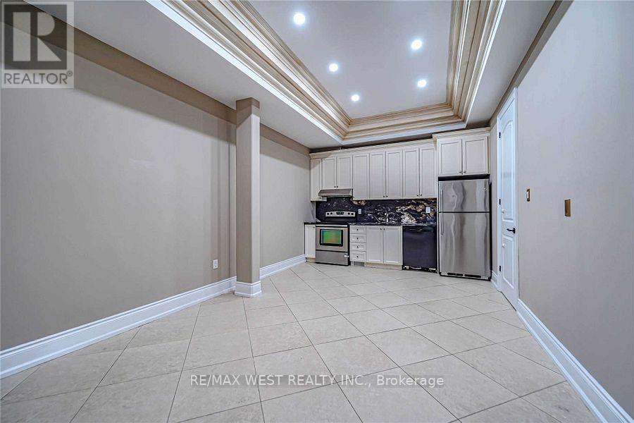 Main Floor - 83 Elm Avenue, Richmond Hill (Langstaff), Ontario  L4C 6K8 - Photo 10 - N13520234