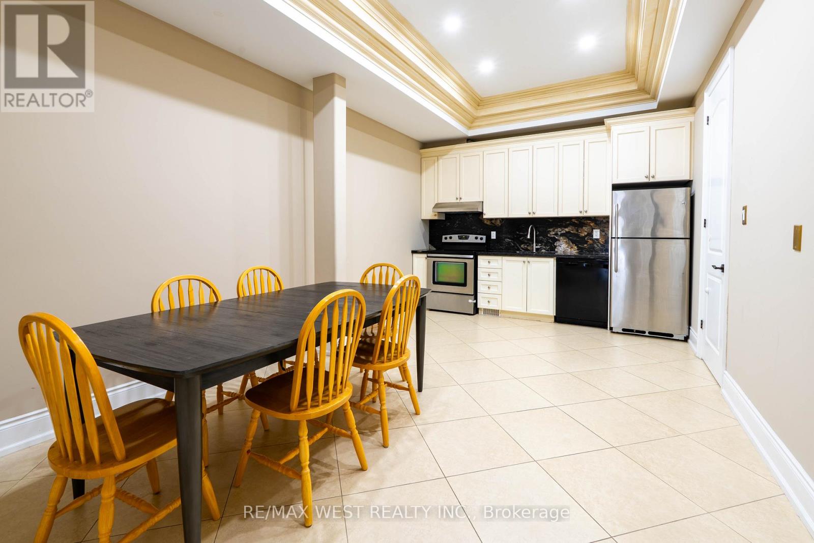 Main Floor - 83 Elm Avenue, Richmond Hill (Langstaff), Ontario  L4C 6K8 - Photo 11 - N13520234