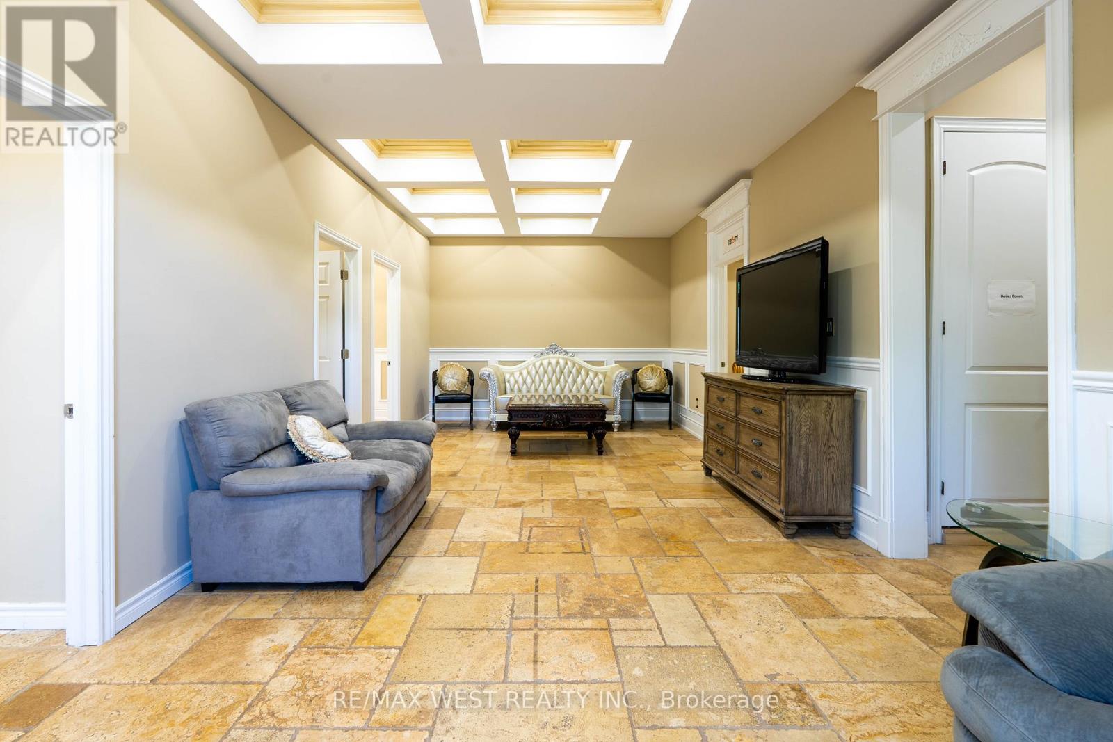 Main Floor - 83 Elm Avenue, Richmond Hill (Langstaff), Ontario  L4C 6K8 - Photo 9 - N13520234
