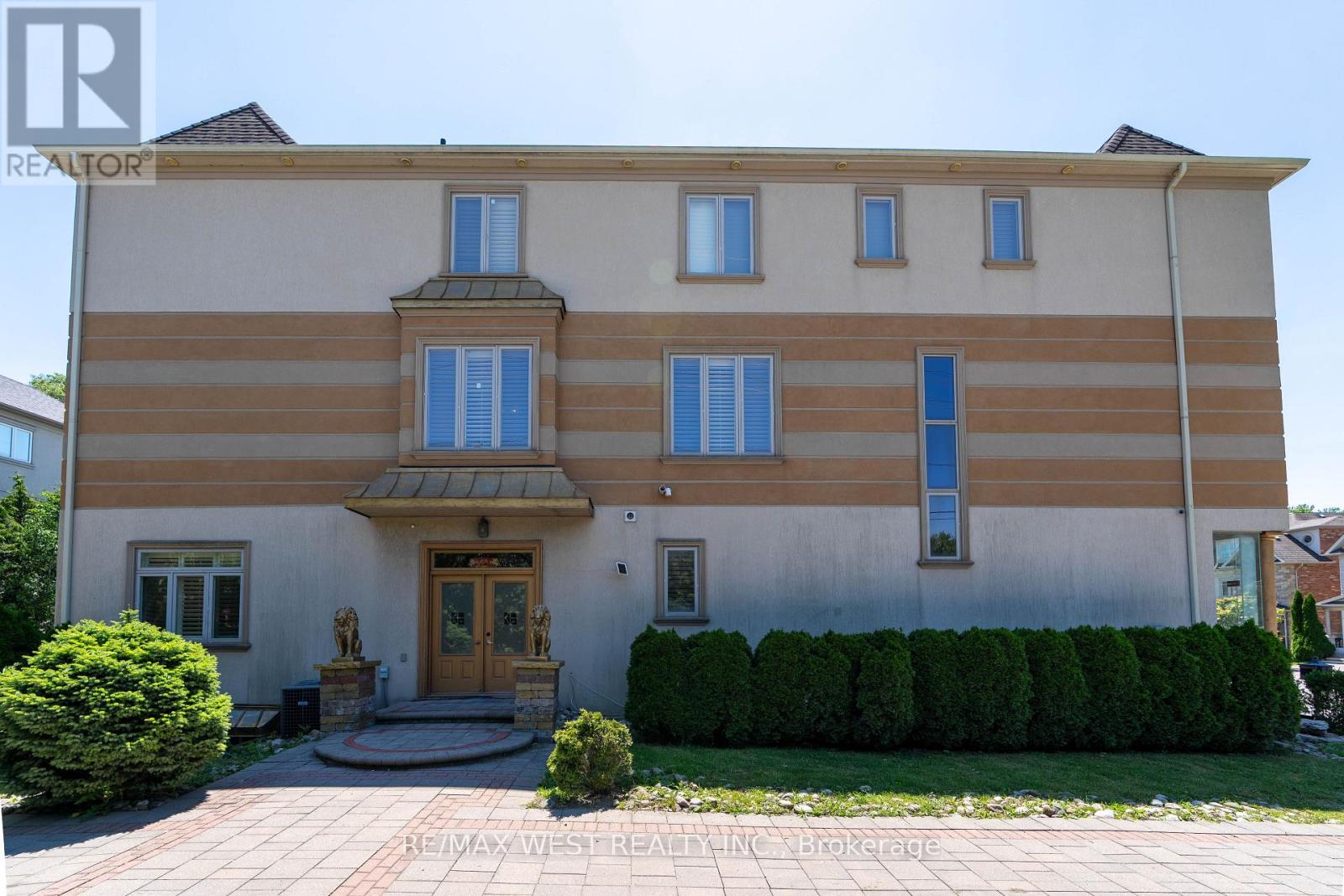 Main Floor - 83 Elm Avenue, Richmond Hill (Langstaff), Ontario  L4C 6K8 - Photo 2 - N13520234