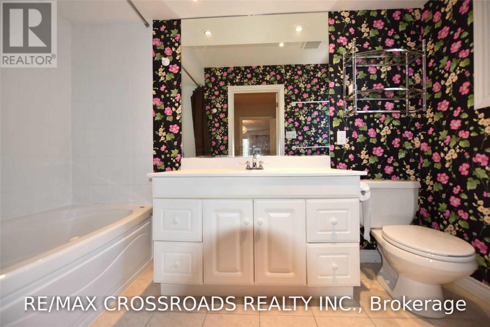 52 Emmeloord Crescent, Markham, Ontario  L3R 1P8 - Photo 14 - N13756800