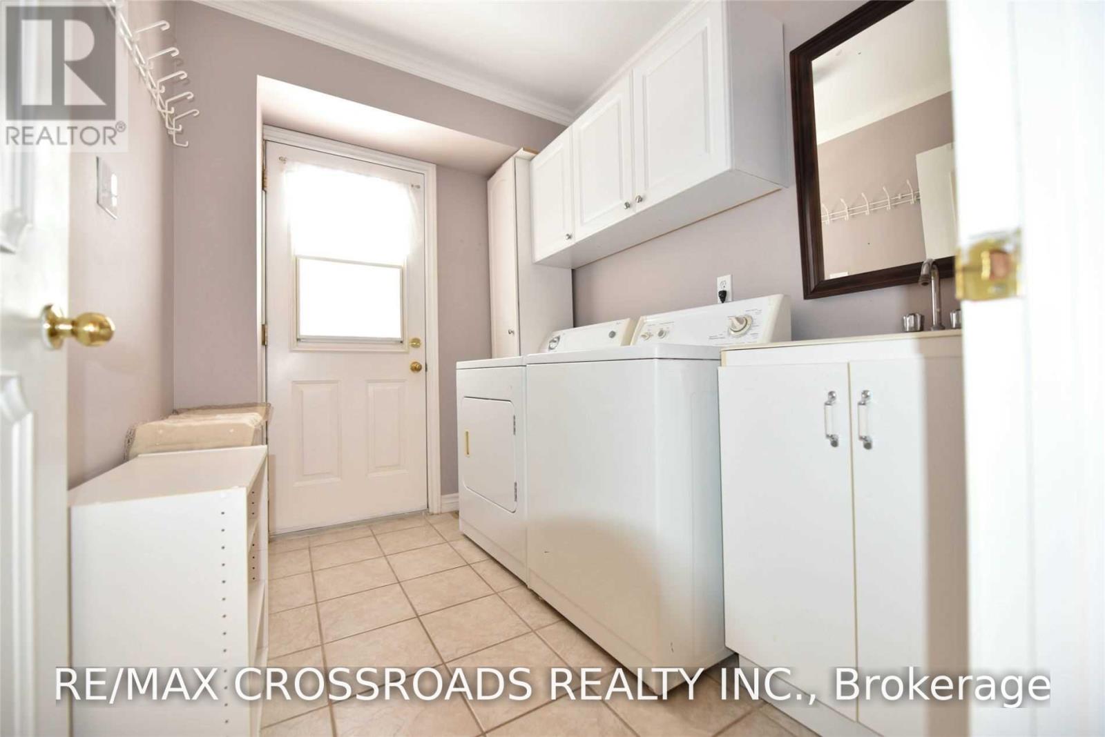 52 Emmeloord Crescent, Markham, Ontario  L3R 1P8 - Photo 7 - N13756800