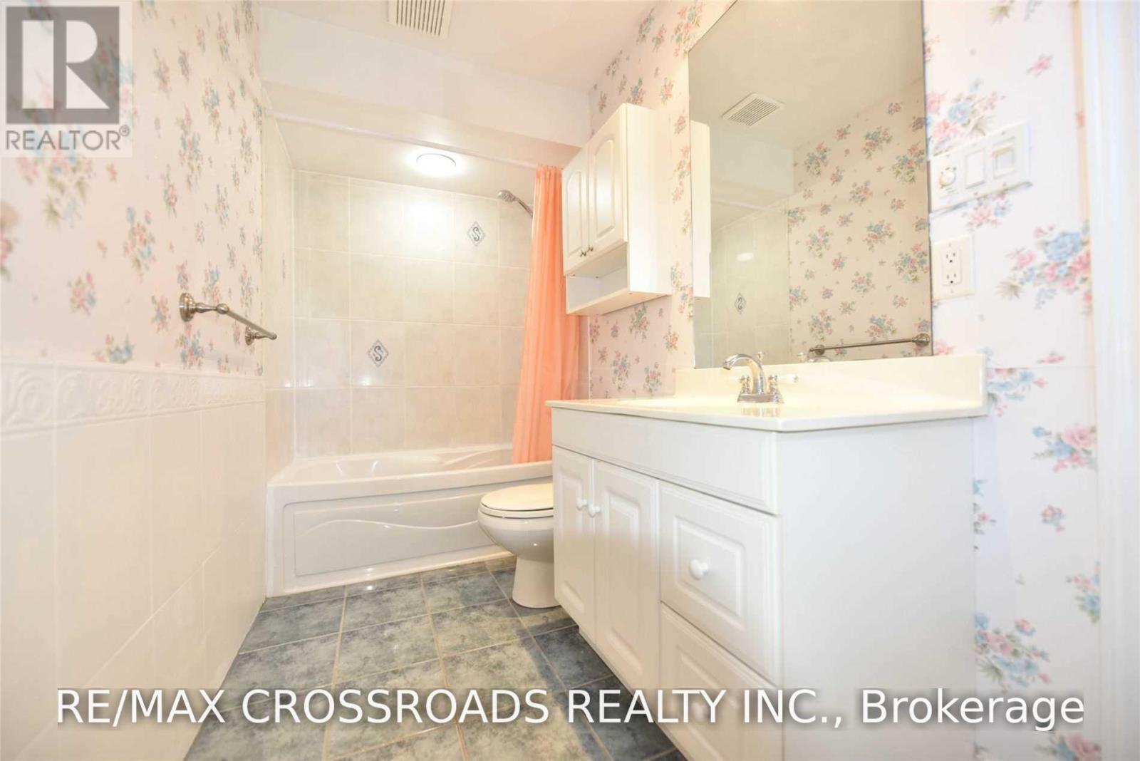 52 Emmeloord Crescent, Markham, Ontario  L3R 1P8 - Photo 8 - N13756800