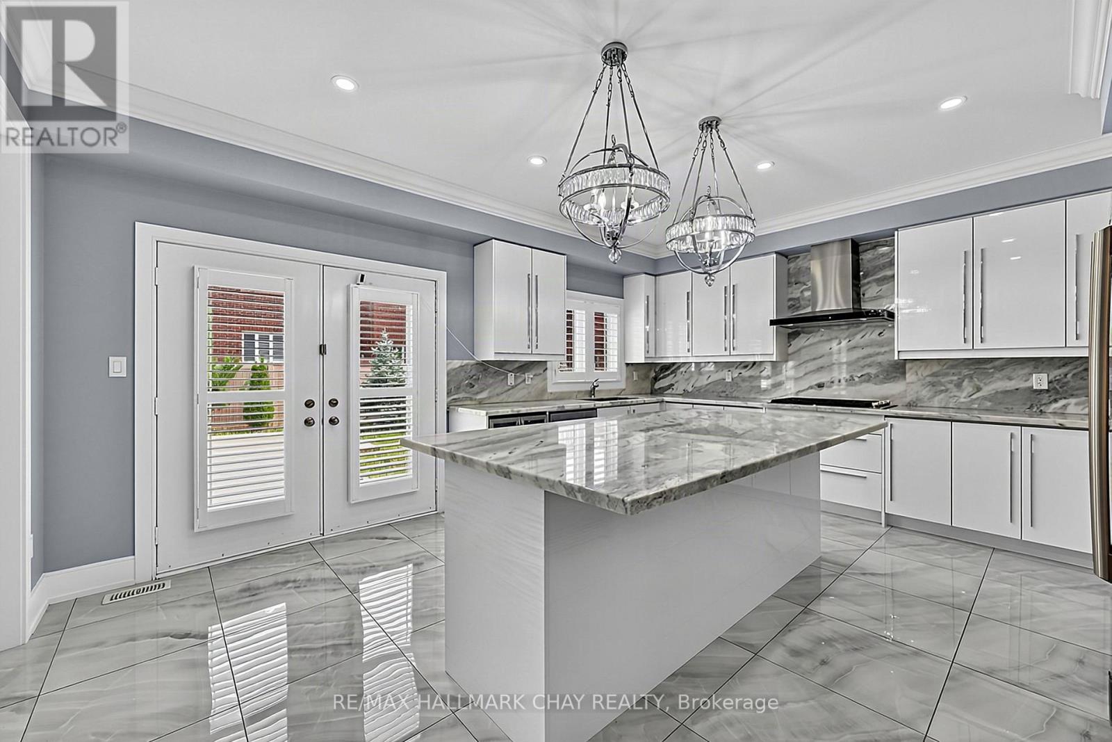 35 Tyndall Drive, Bradford West Gwillimbury (Bradford), Ontario  L3Z 4G6 - Photo 12 - N13756834
