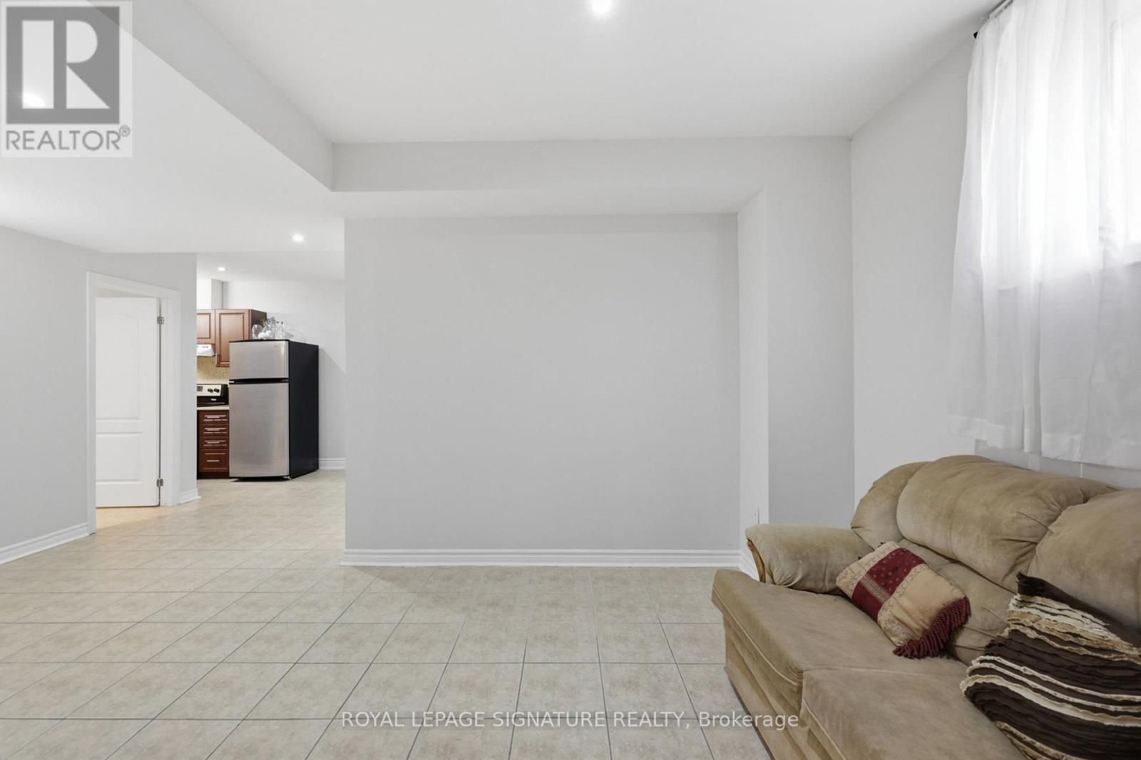 Bsmt - 221 Peak Point Boulevard, Vaughan, Ontario L6A 0B6 - Photo 2 - N13756966