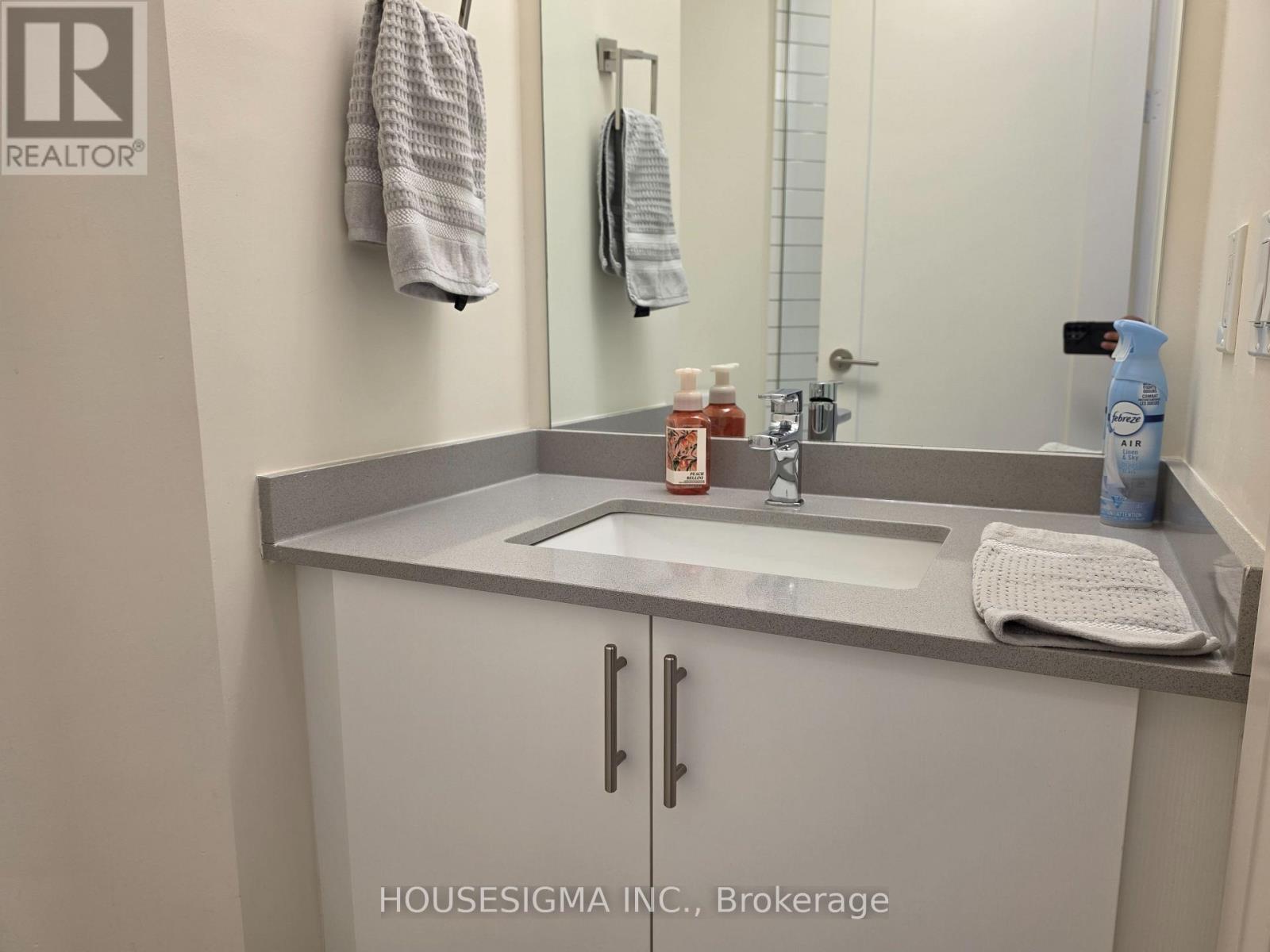 Ph 218 - 9000 Jane Street, Vaughan, Ontario  L4K 0M6 - Photo 17 - N13757016