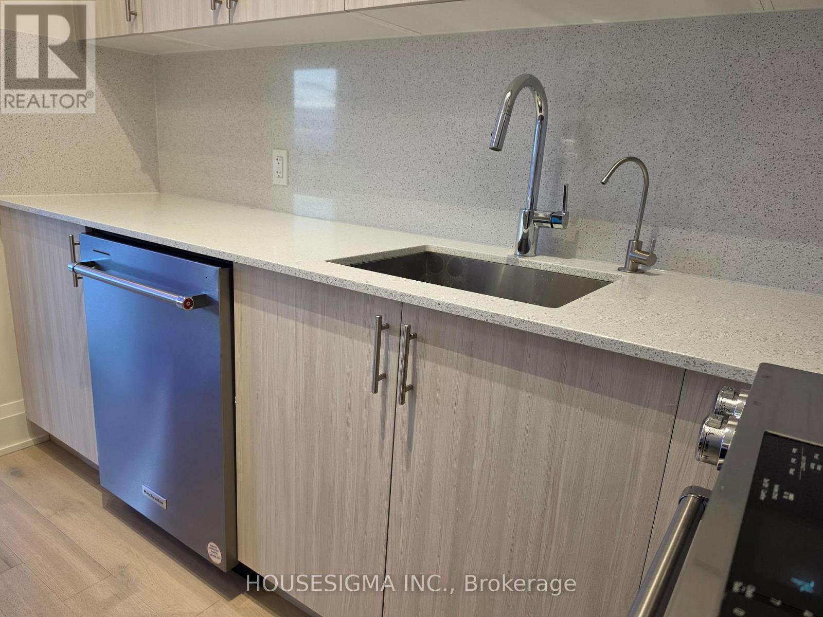 Ph 218 - 9000 Jane Street, Vaughan, Ontario  L4K 0M6 - Photo 8 - N13757016