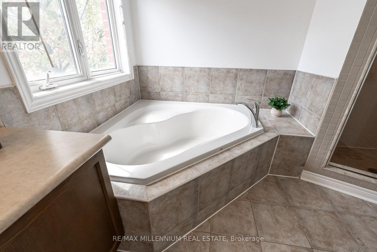 107 Horsedreamer Lane, Whitchurch-Stouffville, Ontario  L4A 0K8 - Photo 30 - N13757048