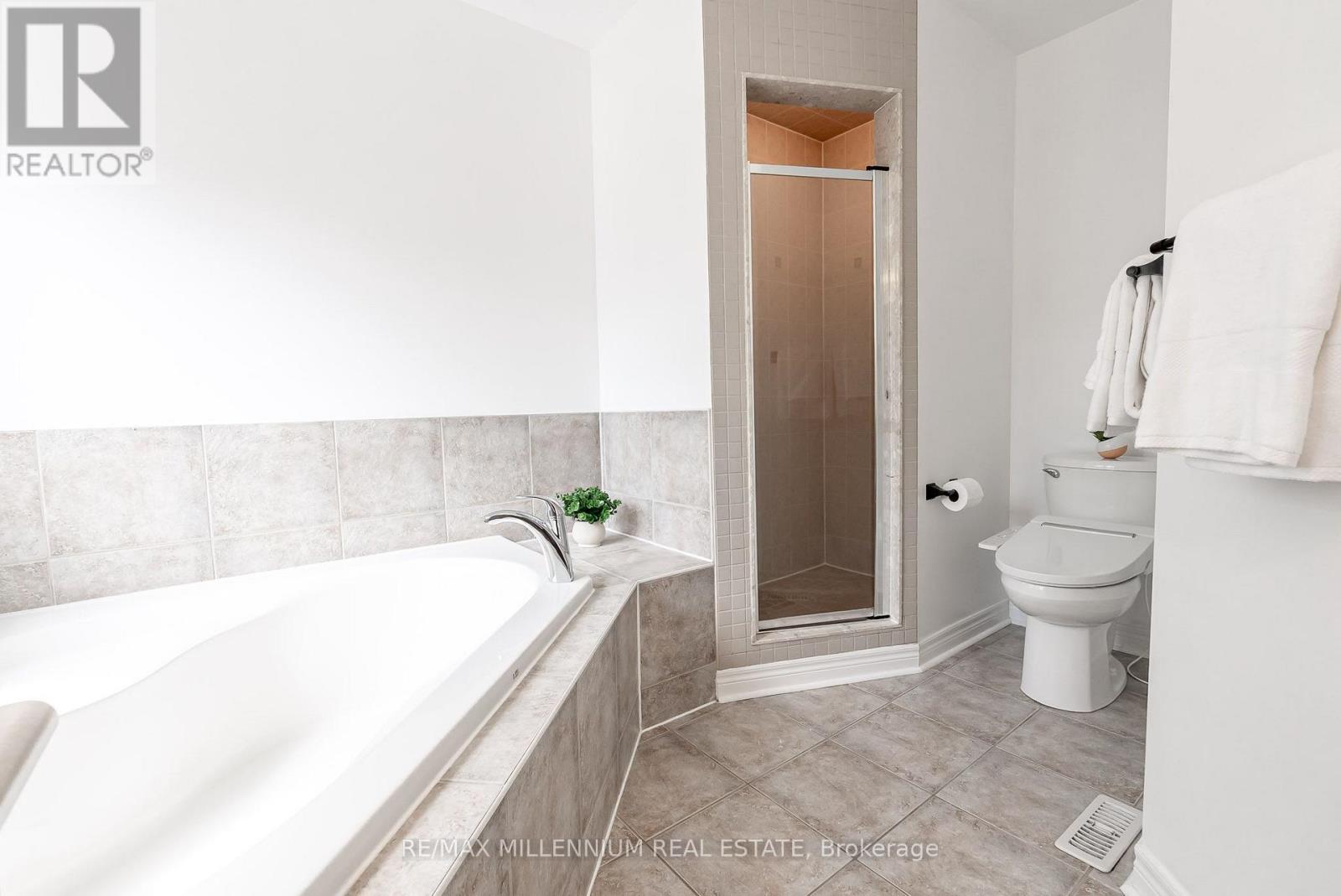 107 Horsedreamer Lane, Whitchurch-Stouffville, Ontario  L4A 0K8 - Photo 31 - N13757048