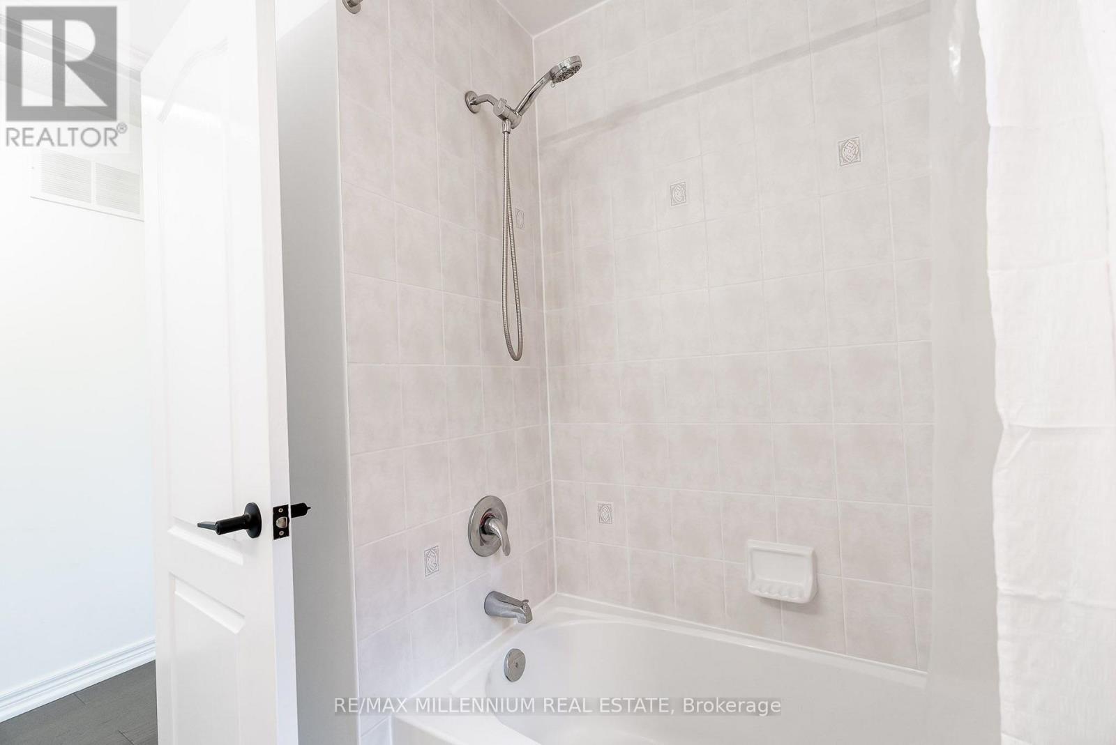 107 Horsedreamer Lane, Whitchurch-Stouffville, Ontario  L4A 0K8 - Photo 38 - N13757048