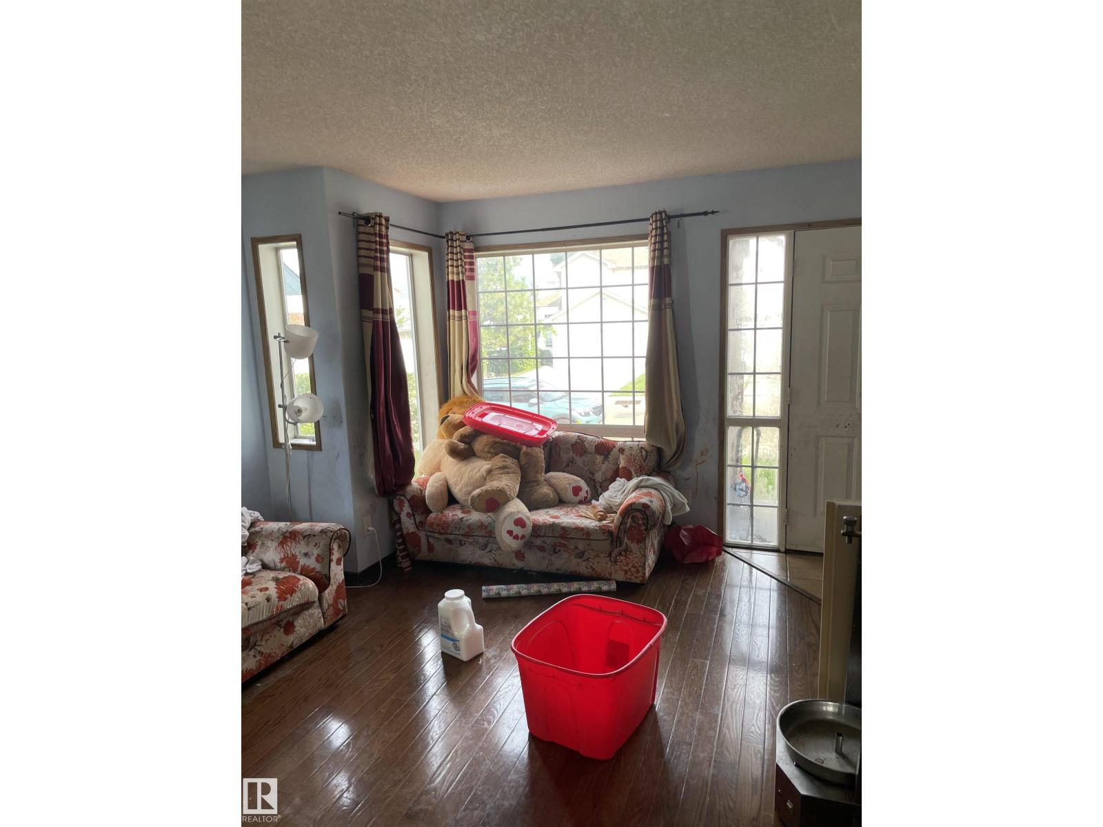 1408 Jefferys Cr NW, Edmonton, Alberta  T6L 6T4 - Photo 11 - E4505368
