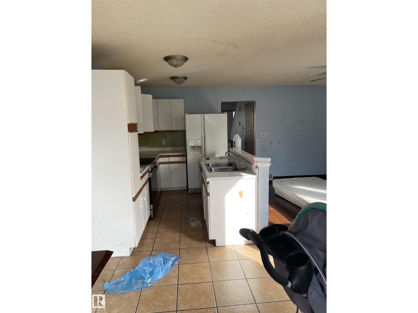 1408 Jefferys Cr NW, Edmonton, Alberta  T6L 6T4 - Photo 13 - E4505368