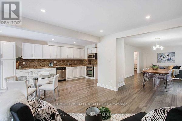 2889 Gulfstream Way, Mississauga (Meadowvale), Ontario  L5N 6K3 - Photo 11 - W13524616