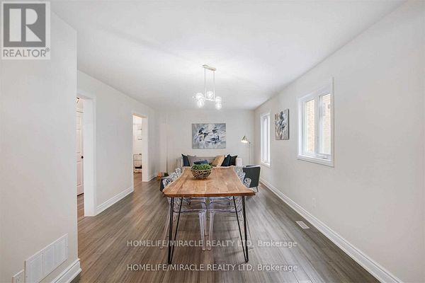 2889 Gulfstream Way, Mississauga (Meadowvale), Ontario  L5N 6K3 - Photo 7 - W13524616