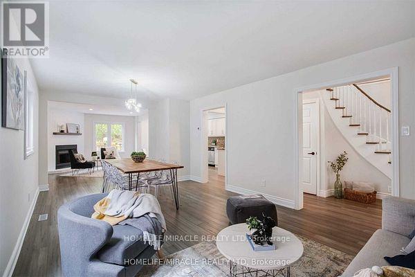 2889 Gulfstream Way, Mississauga (Meadowvale), Ontario  L5N 6K3 - Photo 5 - W13524616