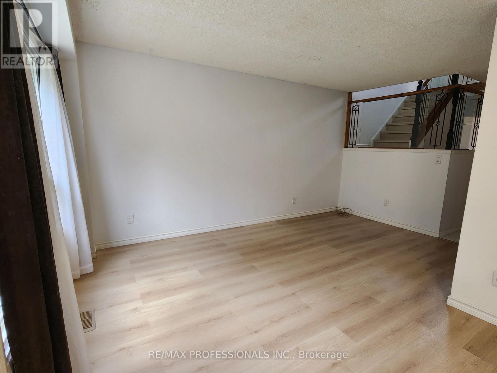 31 Upper - 3079 Fifth Line W, Mississauga, Ontario  L5L 3T1 - Photo 3 - W13744424