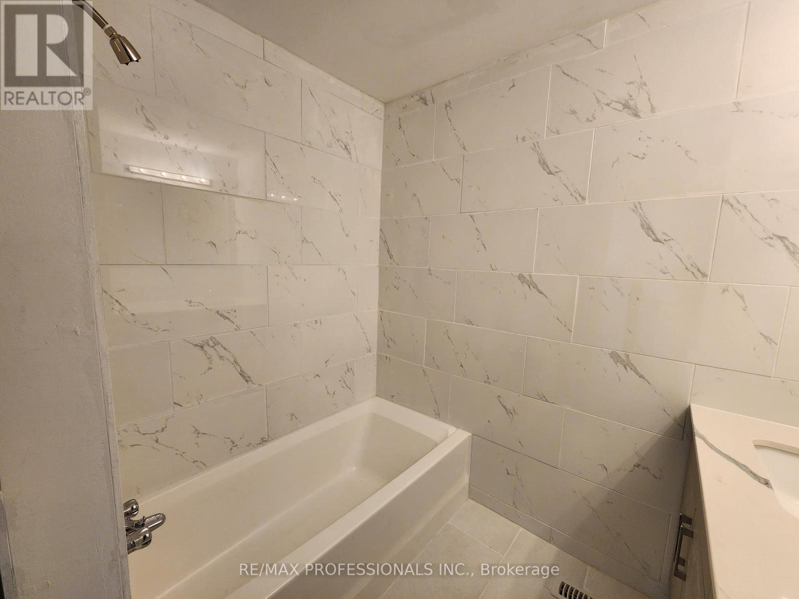 31 Upper - 3079 Fifth Line W, Mississauga, Ontario  L5L 3T1 - Photo 16 - W13744424