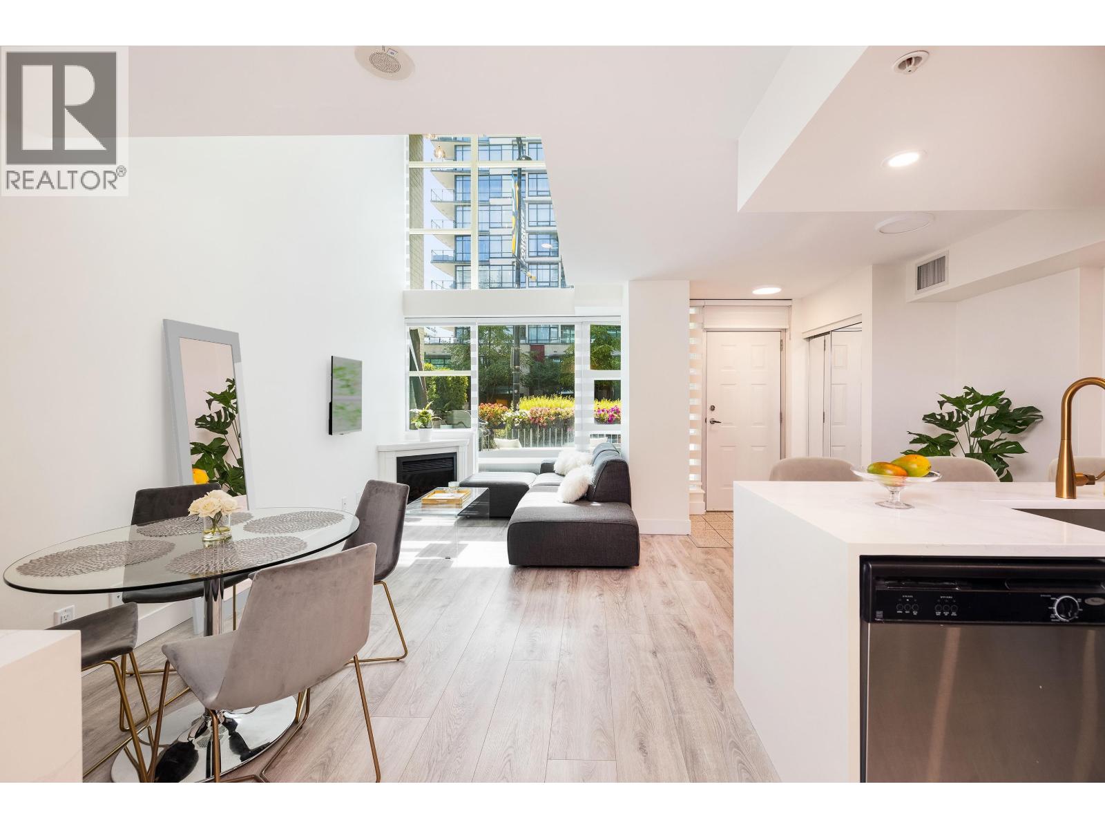 Th8 168 E Esplanade Avenue, North Vancouver, British Columbia  V7L 4X8 - Photo 15 - R3152703