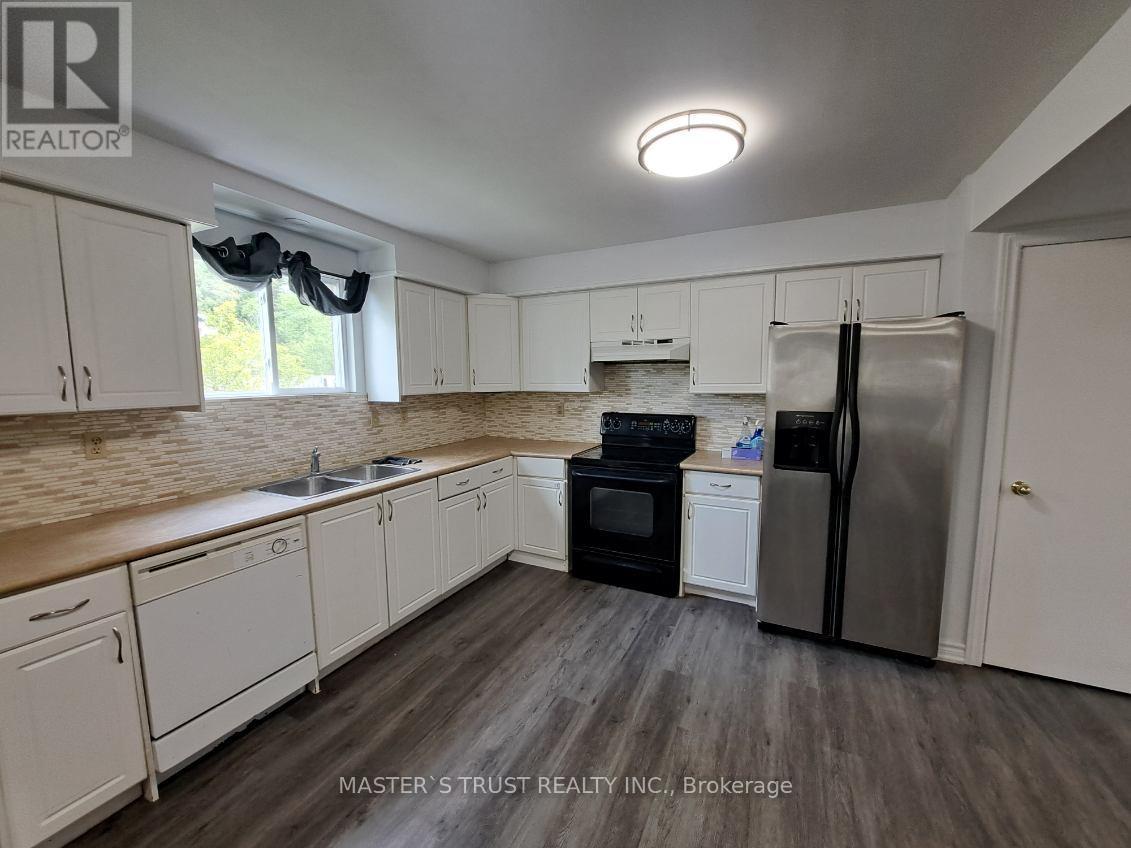 2 - 22 Brennan Avenue, Barrie, Ontario L4N 3X3 - Photo 3 - S13756794
