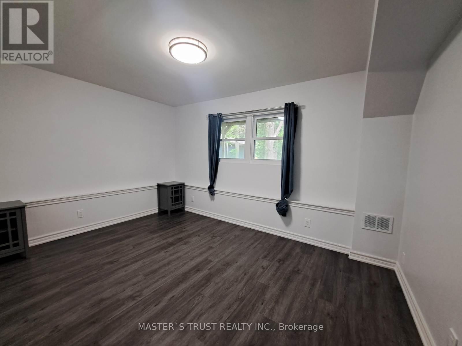 2 - 22 Brennan Avenue, Barrie, Ontario L4N 3X3 - Photo 7 - S13756794