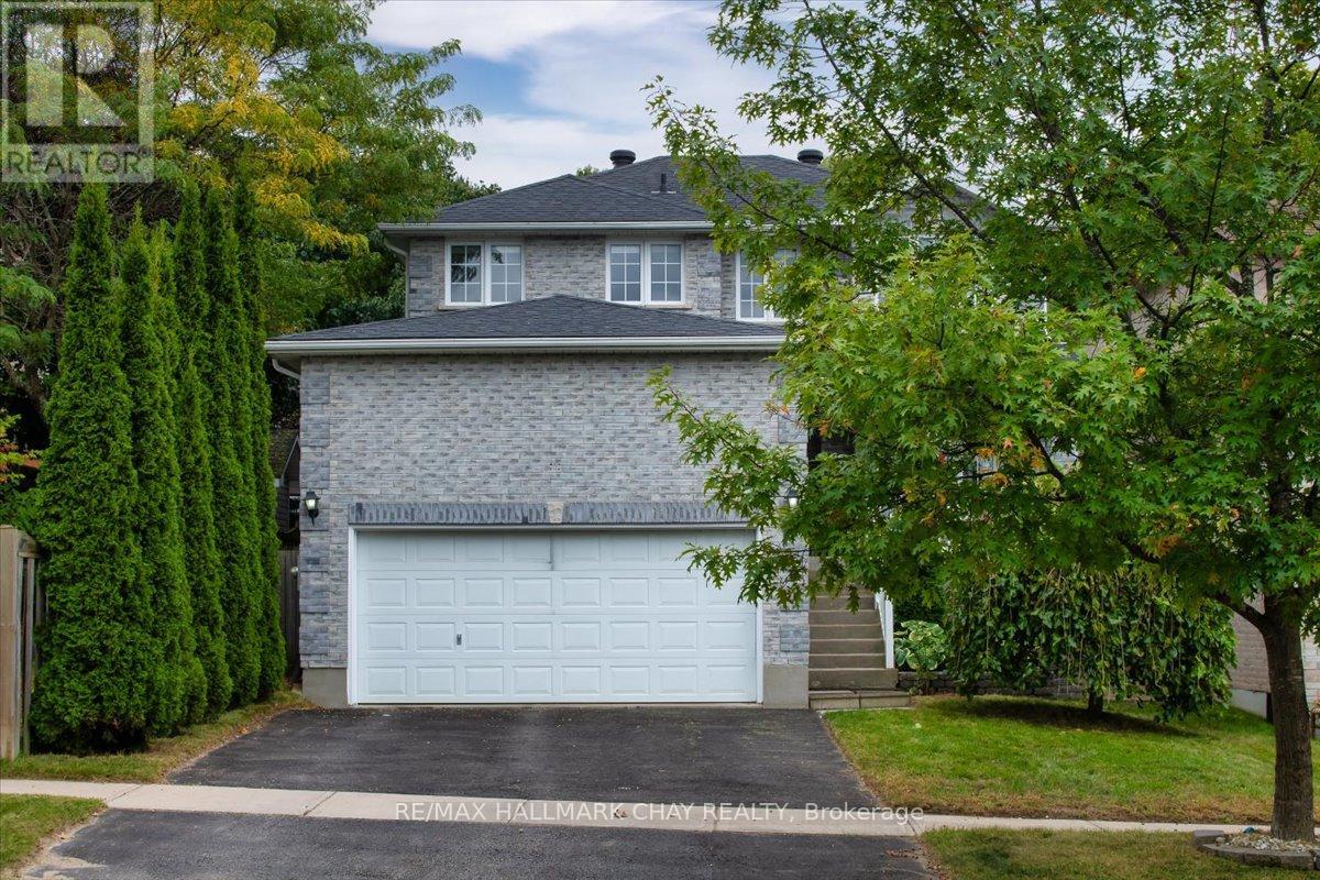 3 BELL STREET, Barrie, Ontario