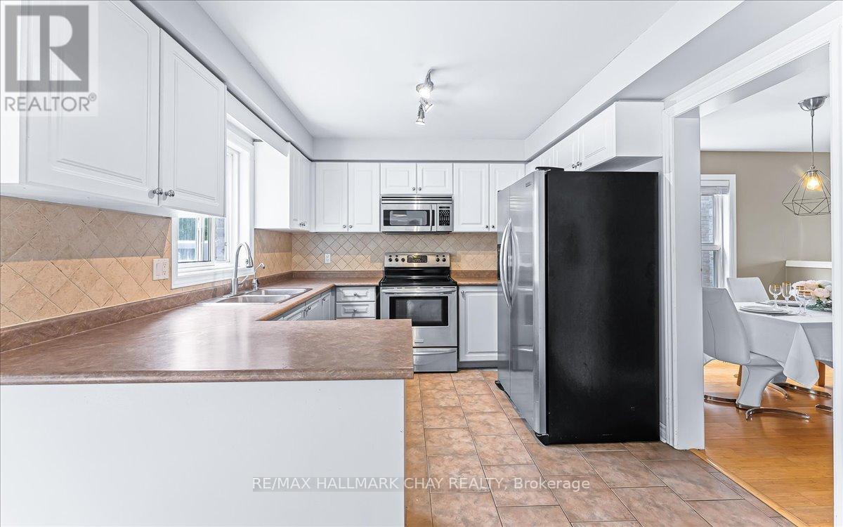 3 Bell Street, Barrie, Ontario  L4N 0J2 - Photo 15 - S13756886