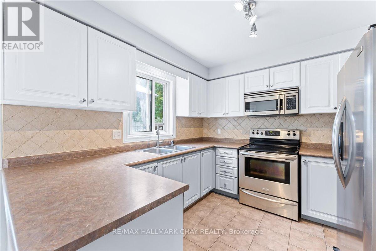 3 Bell Street, Barrie, Ontario  L4N 0J2 - Photo 16 - S13756886