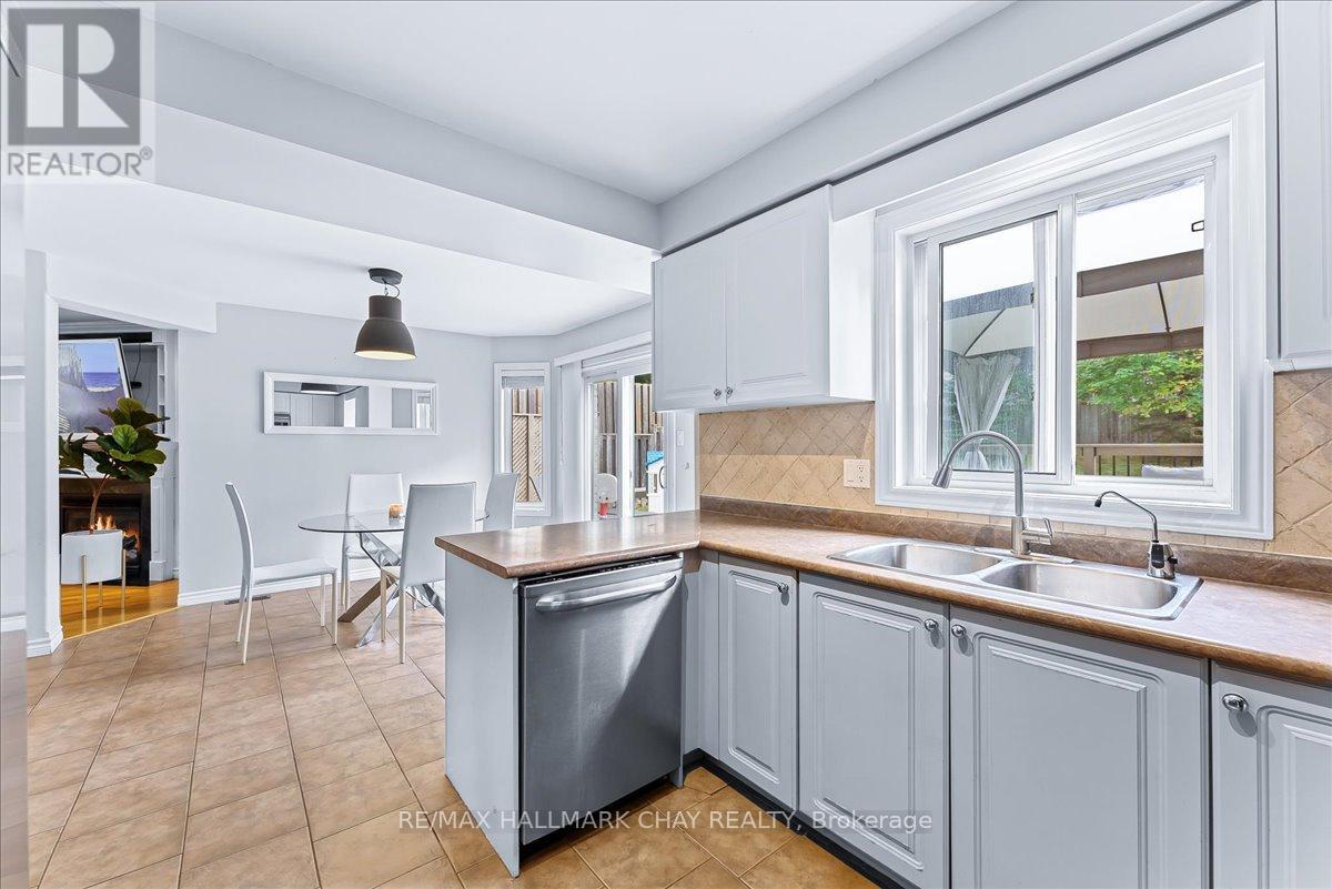 3 Bell Street, Barrie, Ontario  L4N 0J2 - Photo 17 - S13756886
