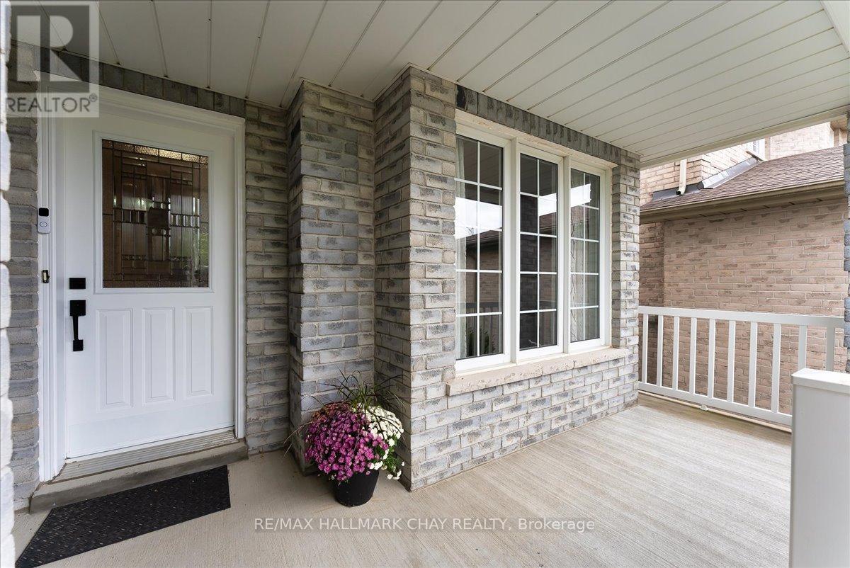 3 Bell Street, Barrie, Ontario  L4N 0J2 - Photo 4 - S13756886
