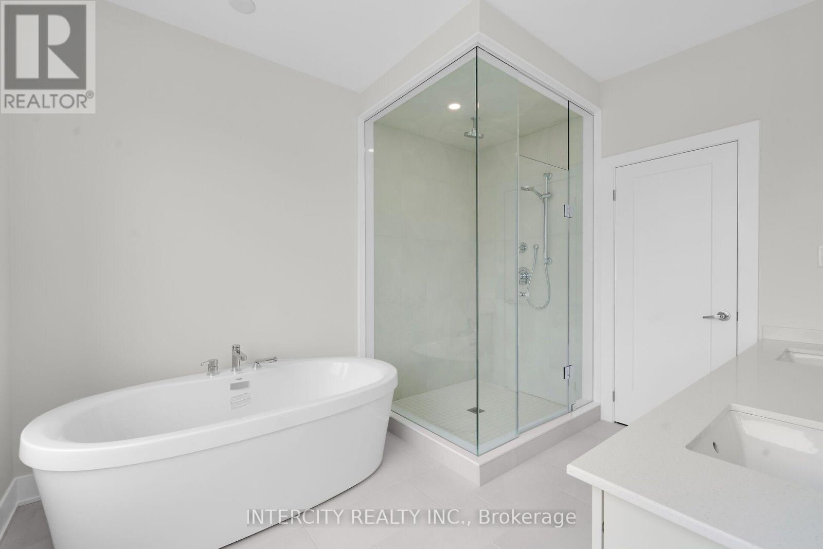 20-104 - 13969 Chickadee Lane, Caledon (Bolton West), Ontario  L7E 4N1 - Photo 24 - W13756766