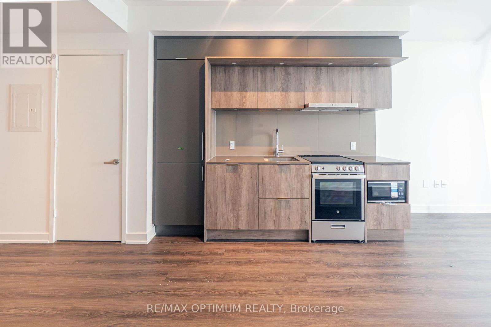 6201 - 448 Burnhampthrope Road, Mississauga, Ontario  L5B 0R4 - Photo 4 - W13756798