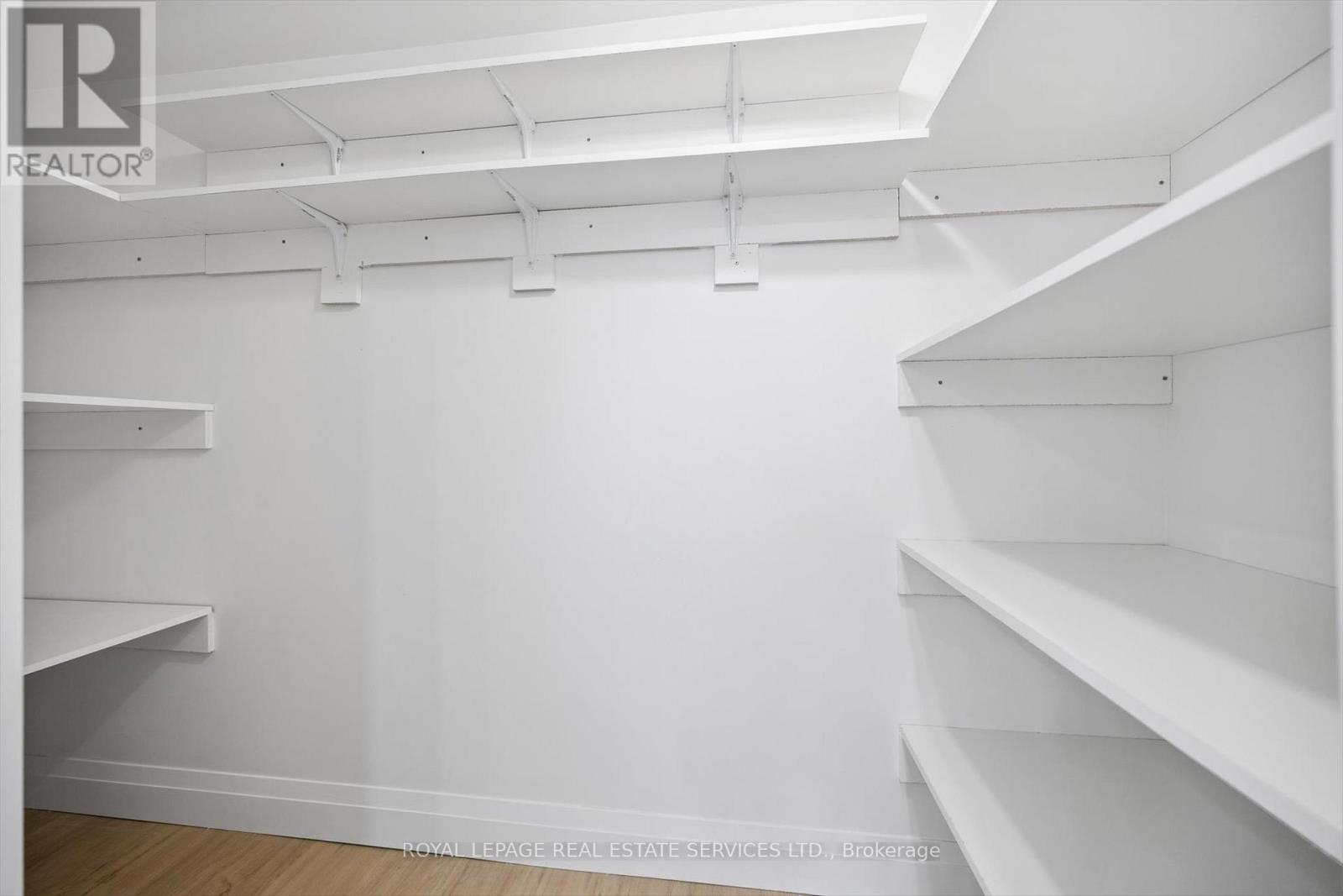 Bsmt Apt - 3872 Densbury Drive, Mississauga, Ontario  L5N 6Y9 - Photo 18 - W13756810