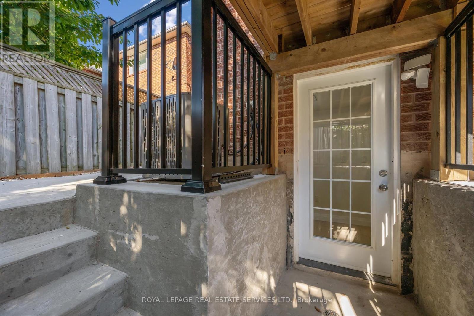 Bsmt Apt - 3872 Densbury Drive, Mississauga, Ontario  L5N 6Y9 - Photo 5 - W13756810