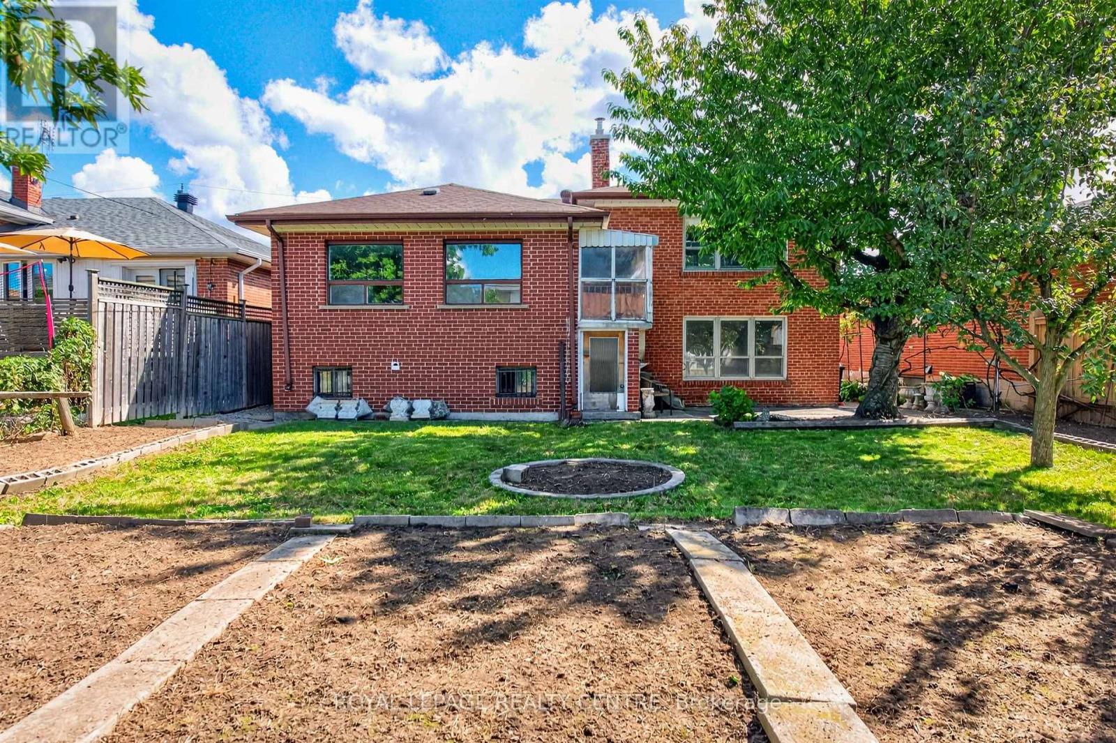 22 Euphrasia Drive, Toronto, Ontario  M6B 3V9 - Photo 21 - W13756824