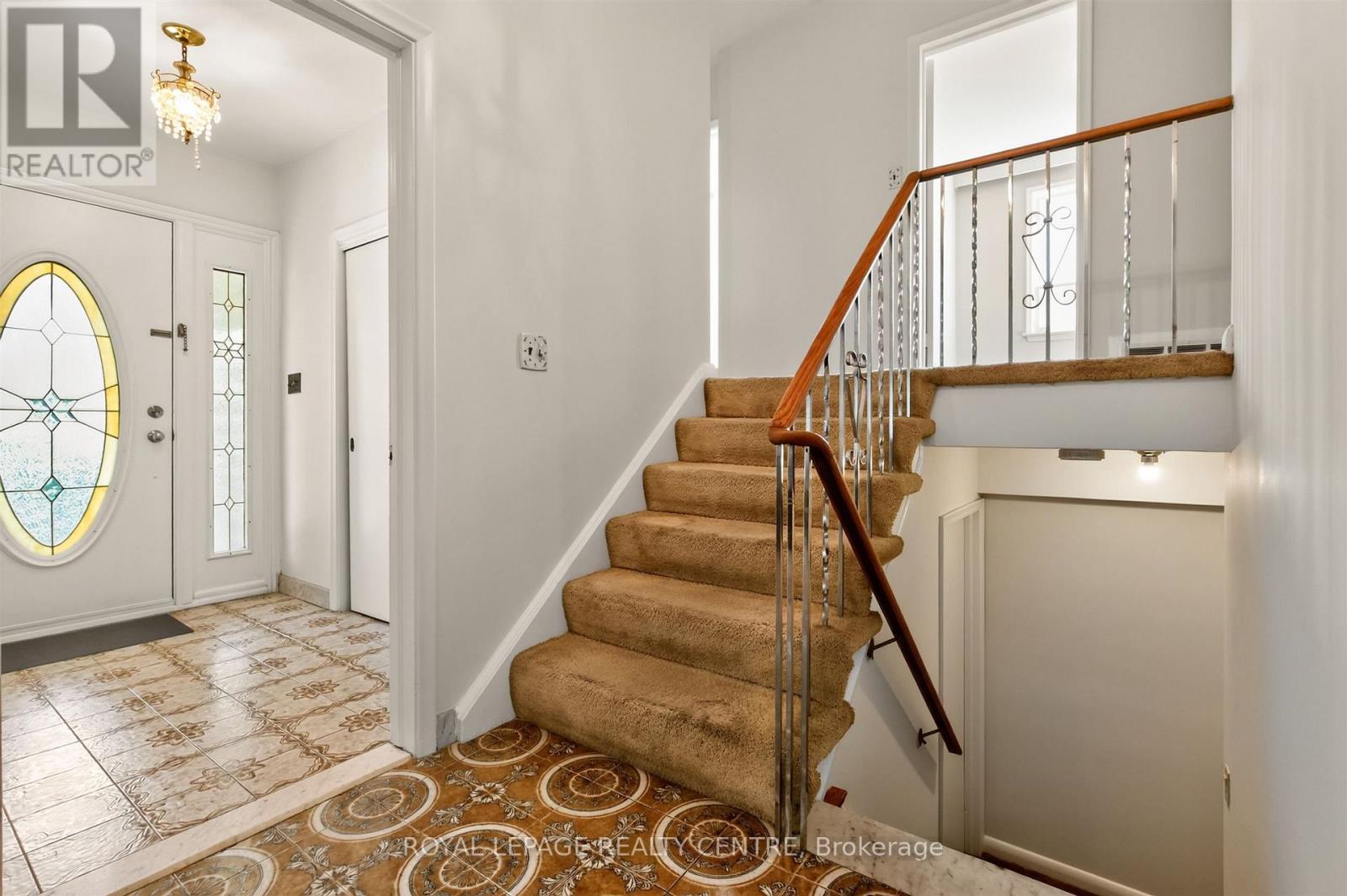 22 Euphrasia Drive, Toronto, Ontario  M6B 3V9 - Photo 6 - W13756824