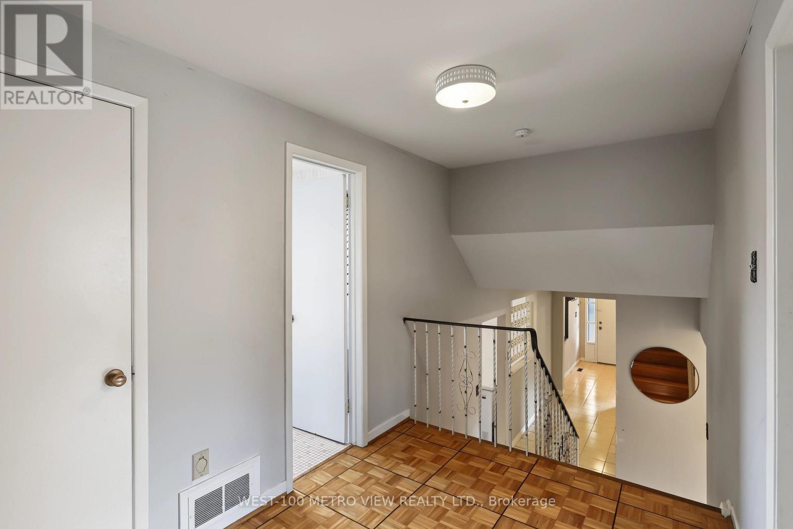 2163 Asta Drive, Mississauga, Ontario  L5A 2T6 - Photo 18 - W13756828