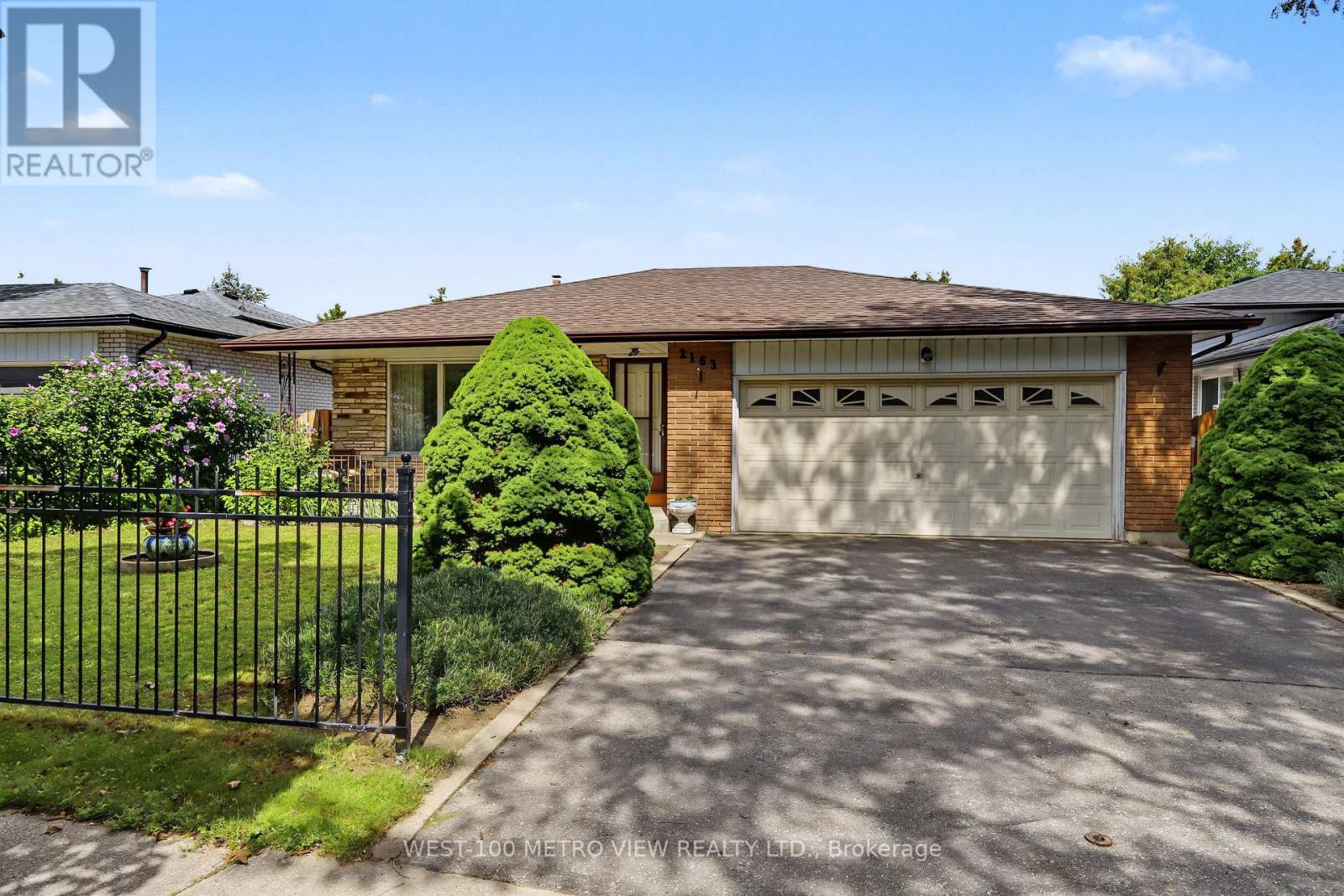 2163 Asta Drive, Mississauga, Ontario  L5A 2T6 - Photo 3 - W13756828
