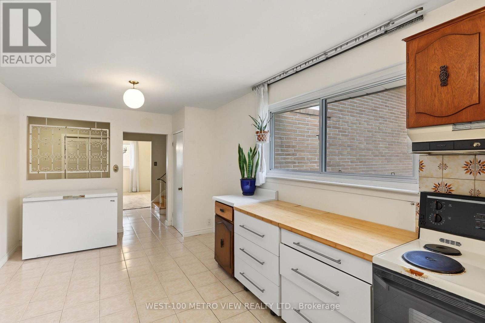 2163 Asta Drive, Mississauga, Ontario  L5A 2T6 - Photo 9 - W13756828