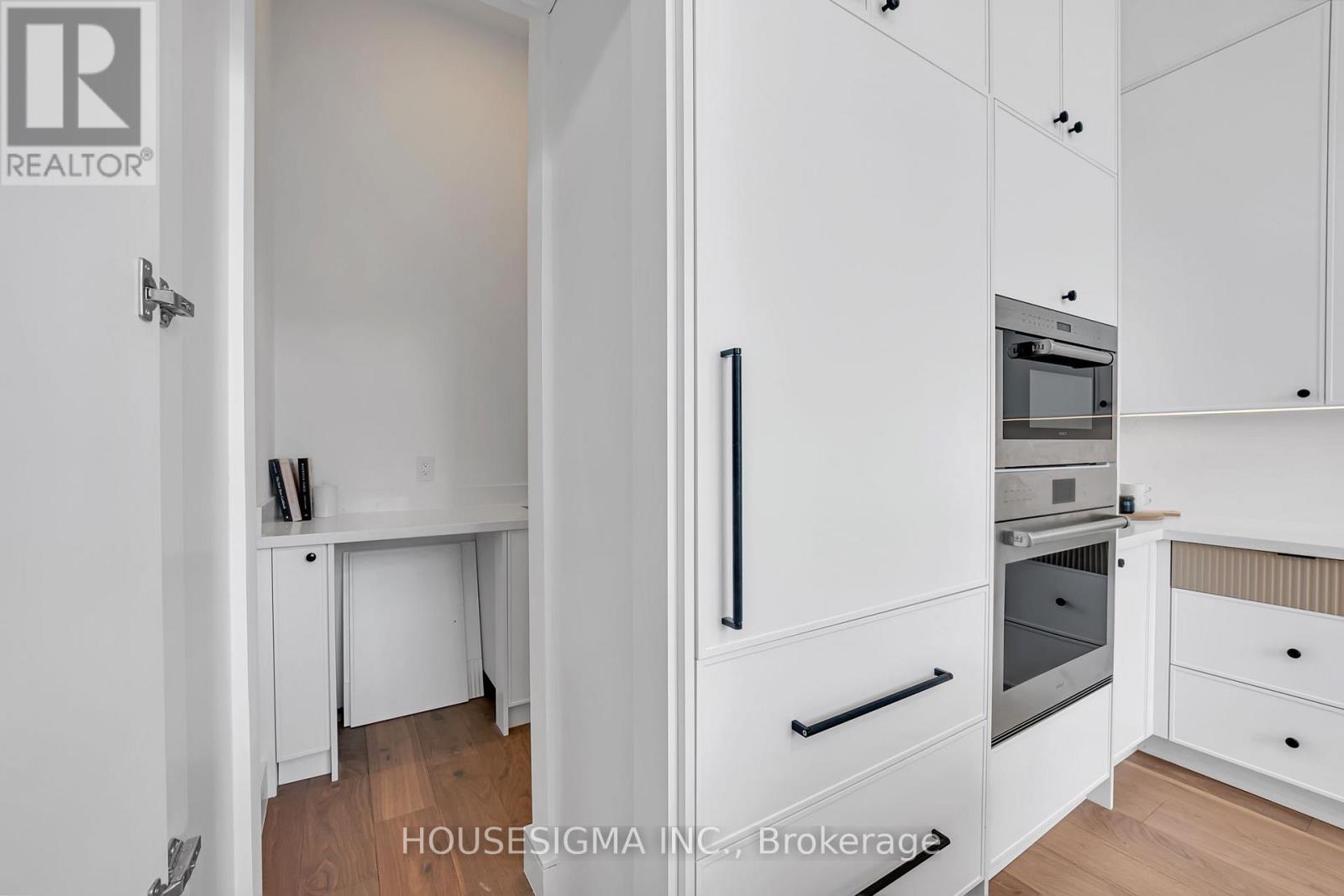 357 Glen Park Avenue, Toronto, Ontario  M6B 2E6 - Photo 13 - W13756906