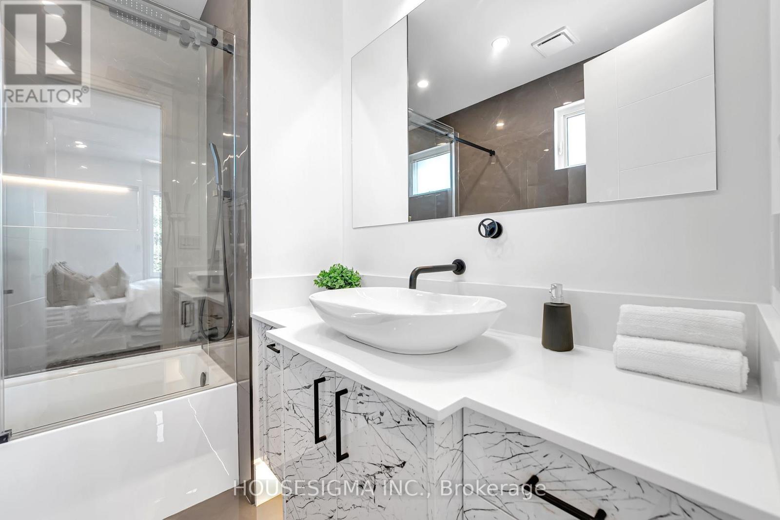 357 Glen Park Avenue, Toronto, Ontario  M6B 2E6 - Photo 34 - W13756906