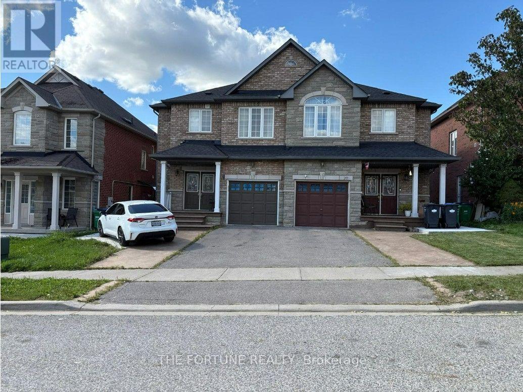 18 Saint Eugene Street, Brampton, Ontario  L6Y 0K9 - Photo 2 - W13756990