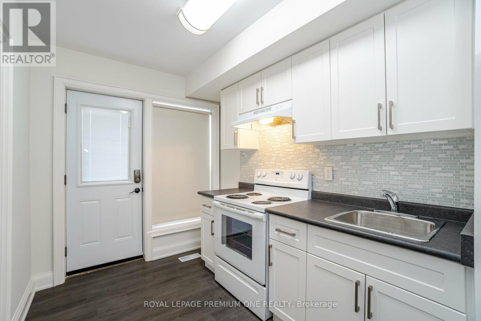 49 Gulfstream Road E, Toronto, Ontario  M9M 1S4 - Photo 11 - W13757022