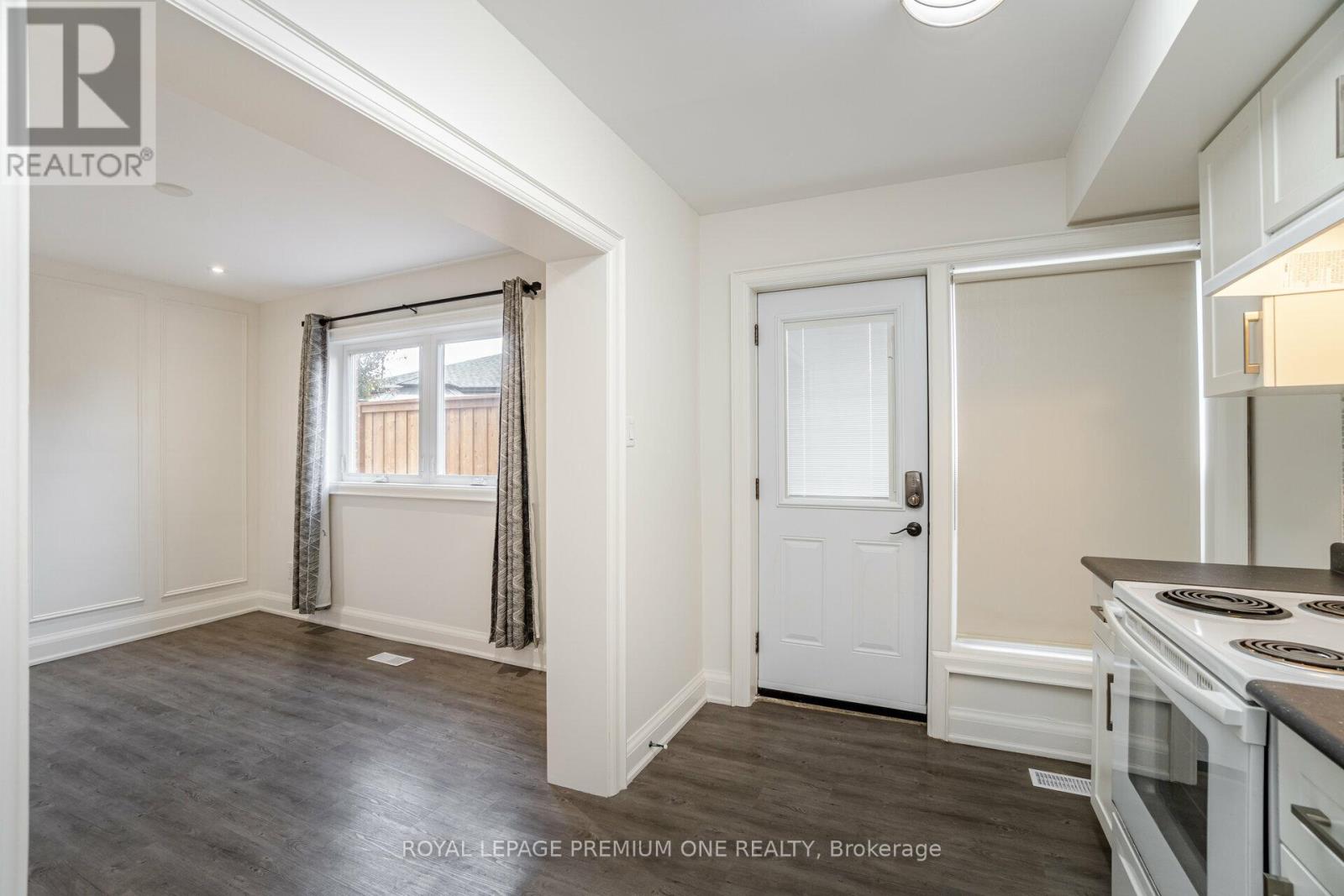 49 Gulfstream Road E, Toronto, Ontario  M9M 1S4 - Photo 12 - W13757022