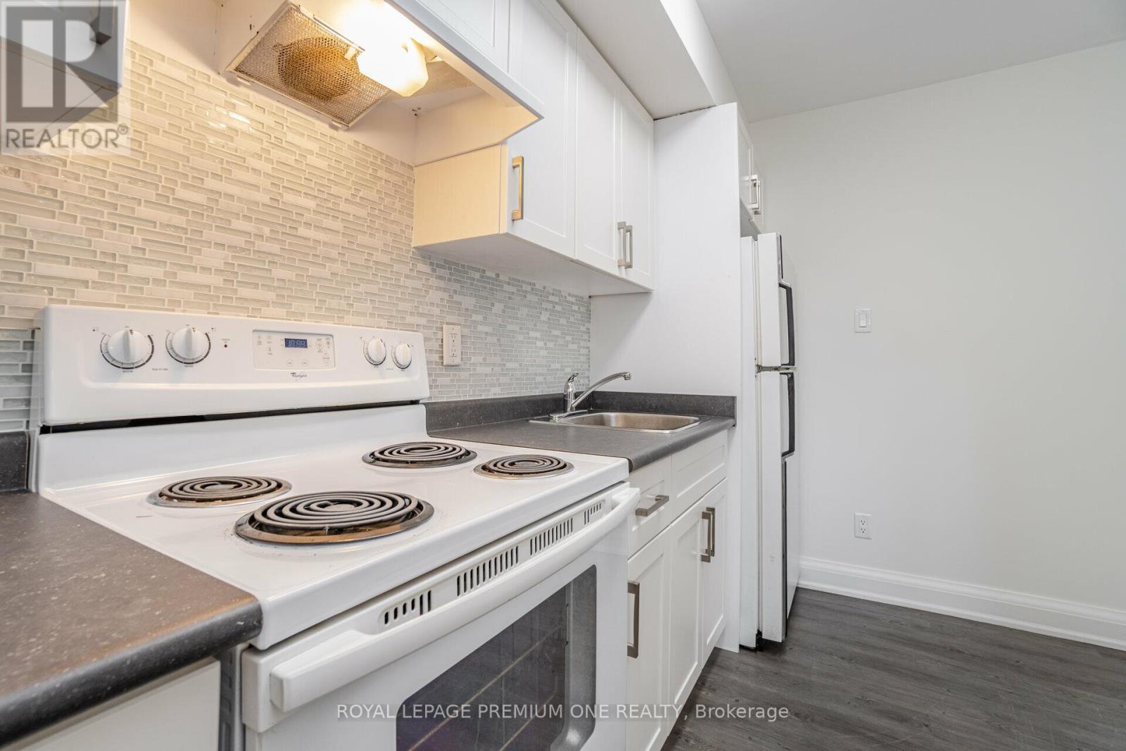 49 Gulfstream Road E, Toronto, Ontario  M9M 1S4 - Photo 13 - W13757022