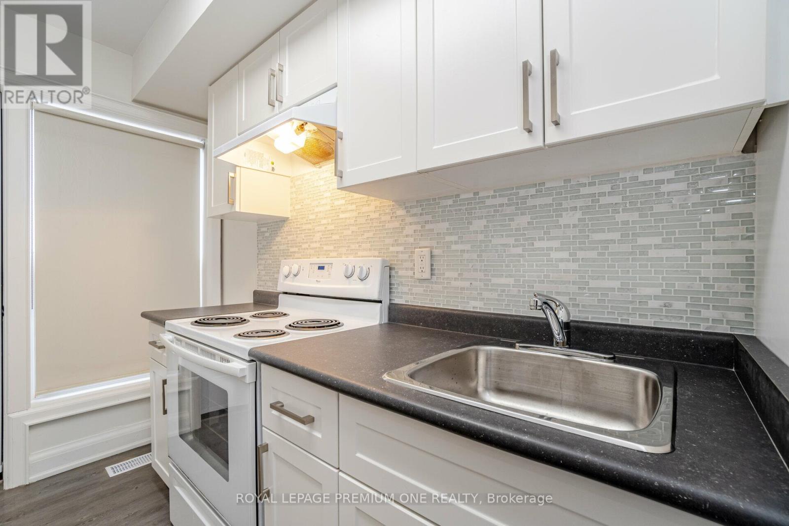 49 Gulfstream Road E, Toronto, Ontario  M9M 1S4 - Photo 14 - W13757022