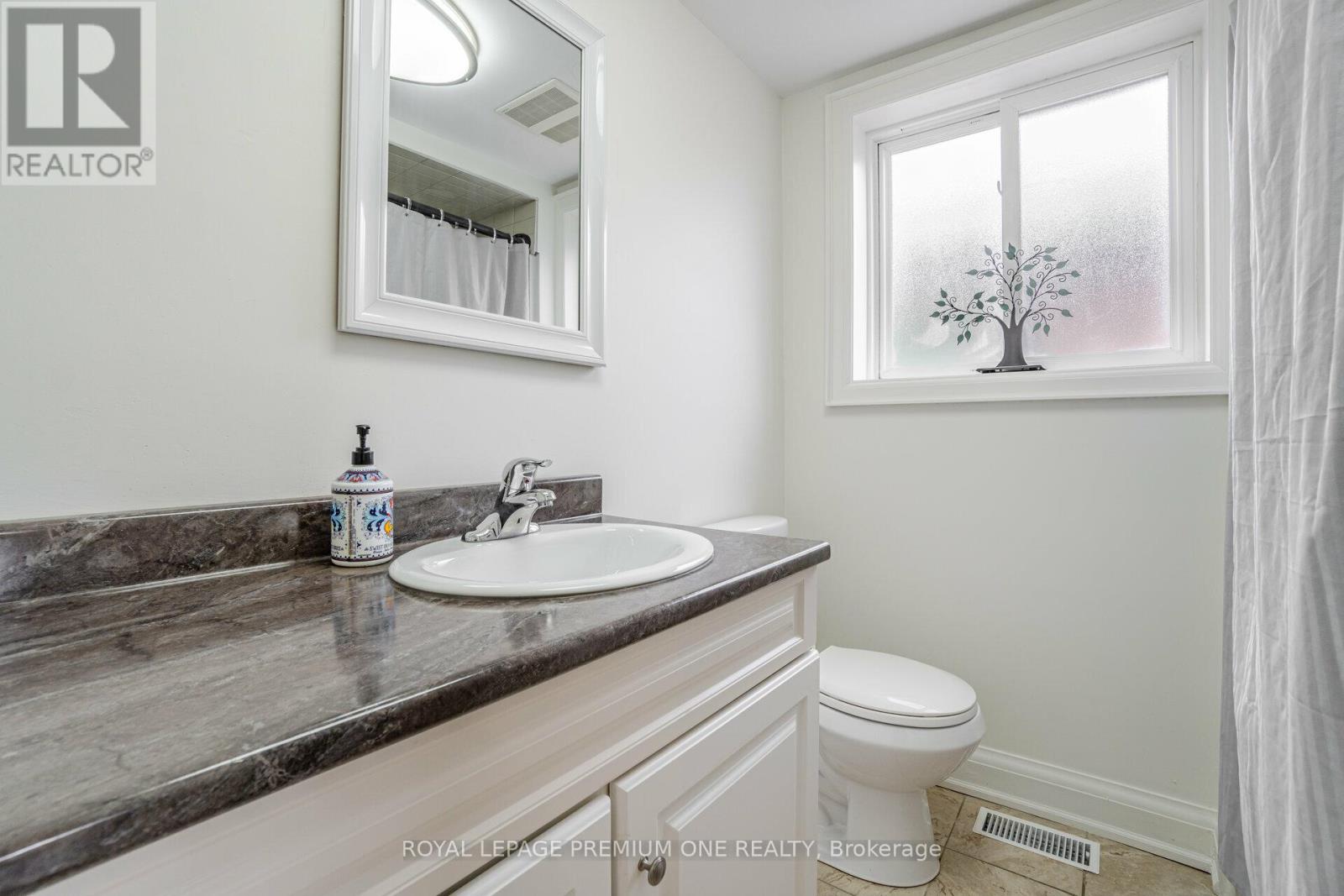 49 Gulfstream Road E, Toronto, Ontario  M9M 1S4 - Photo 19 - W13757022