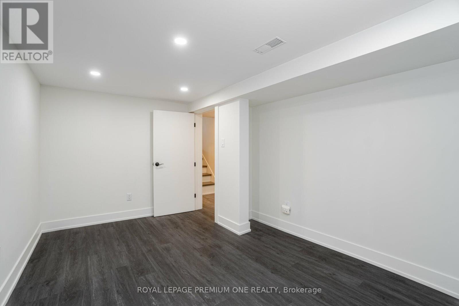49 Gulfstream Road E, Toronto, Ontario  M9M 1S4 - Photo 22 - W13757022