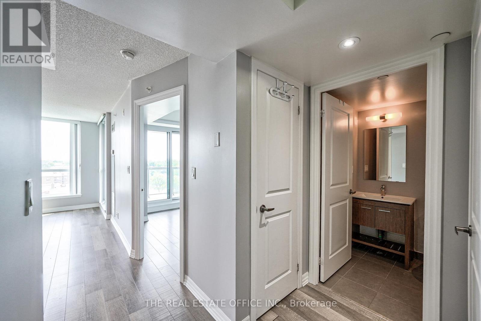 715 - 80 Esther Lorrie Drive, Toronto, Ontario  M9W 4V1 - Photo 17 - W13757036